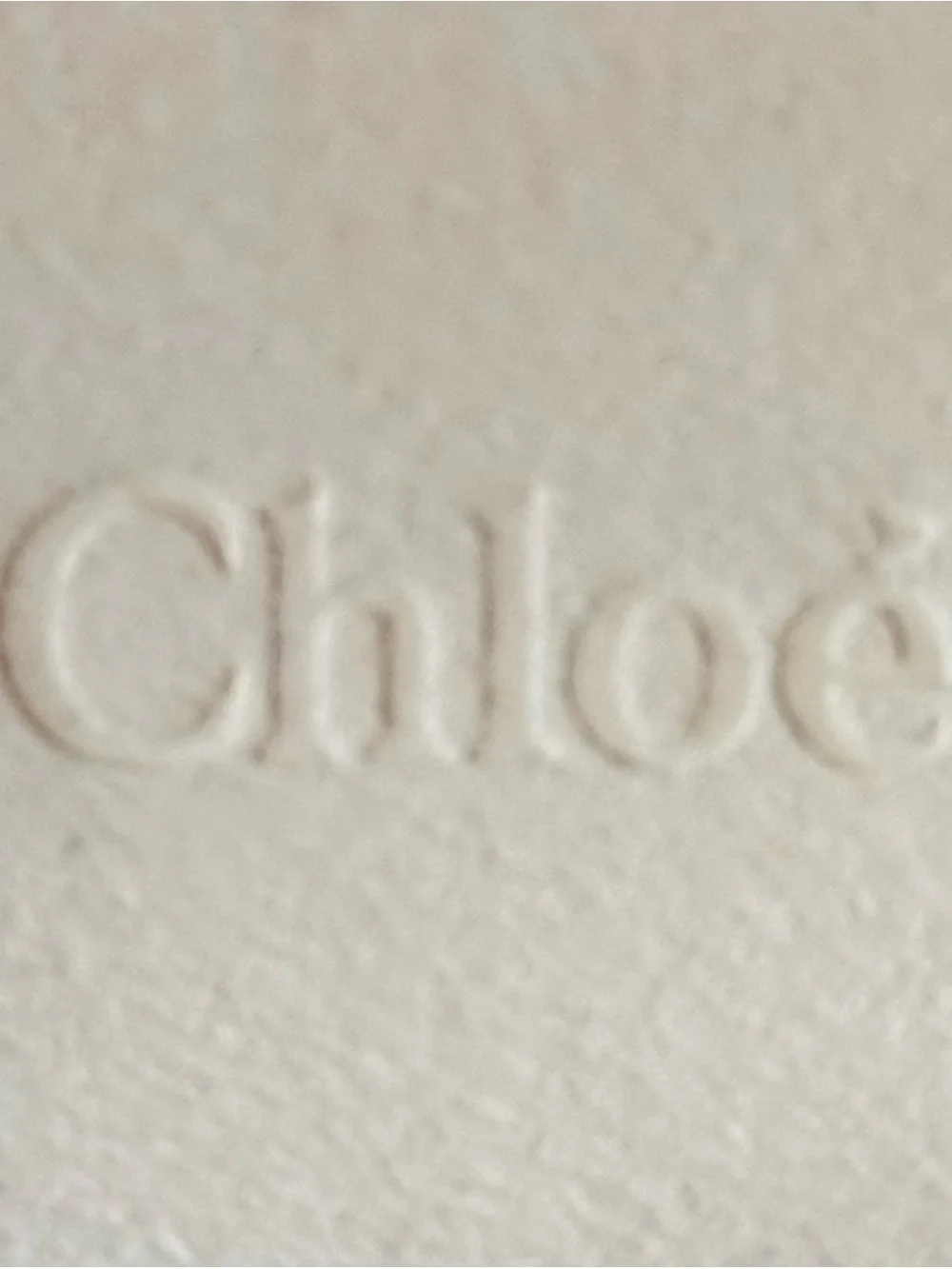 Chloé White Clamshell Sunglasses Case - Leather with Brass Nameplate